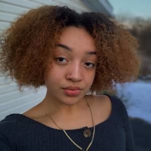 Meet your Posher, Mia